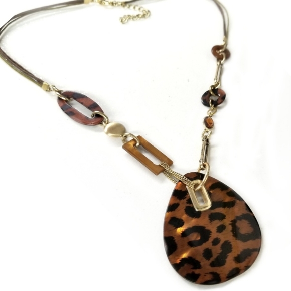 Asymetrical Necklace & FREE Earrings - Picture 3 of 3